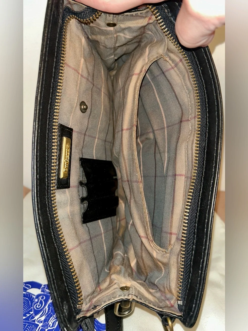 Burberrys pebbled leather crossbody / clutch bag from the pre-1999 era